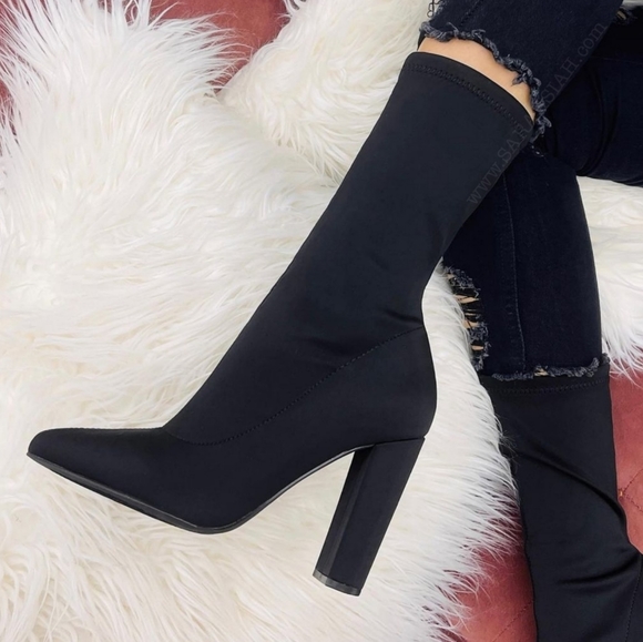 𝙉𝙀𝙒 𝙄𝙉🖤𝑾𝒆𝒆𝒌𝒆𝒏𝒅 𝑫𝒓𝒆𝒂𝒎𝒊𝒏𝒈 𝑪𝒍𝒂𝒔𝒔𝒊𝒄 𝑩𝒐𝒐𝒕𝒊𝒆 - Picture 2 of 3